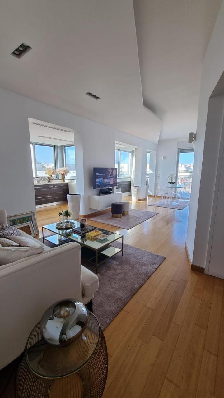 Attico Reale - In Centro, Tra Stazione E Bari Vecchia Apartment Екстериор снимка